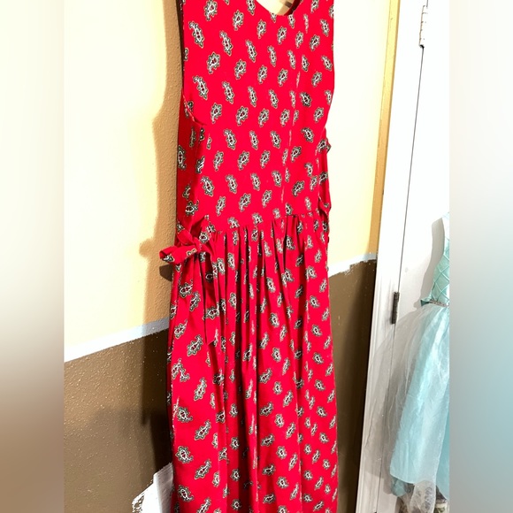 Vera Bradley jumper and jacket set. Red paisley quilted jacket with border trim. - Picture 7 of 15